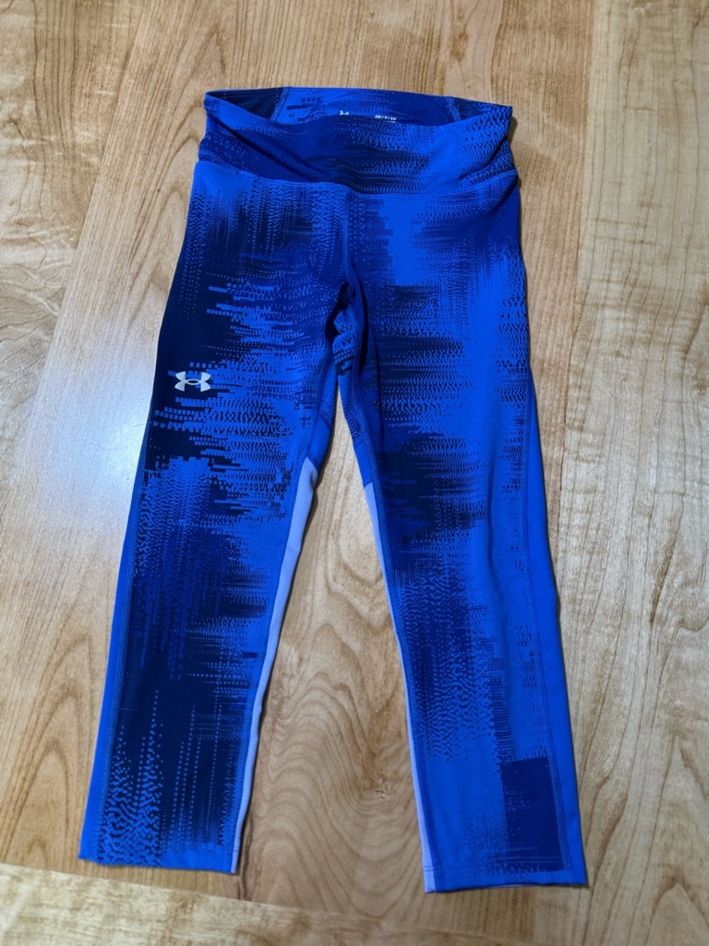 Under Armour Blue & Black Womens Performance Capri Leggings
